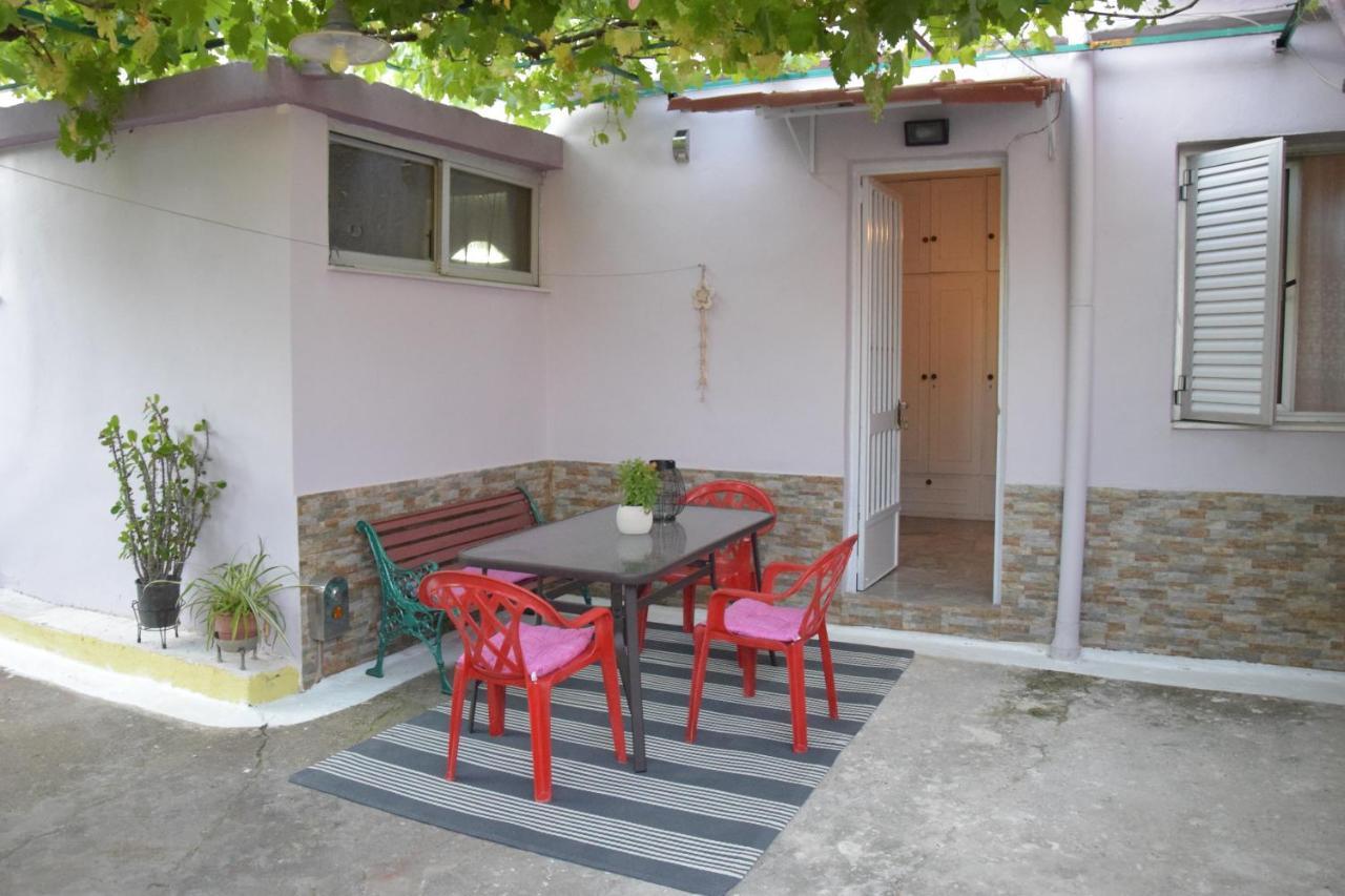 Home, Agia Triada Appartement Kalamáta